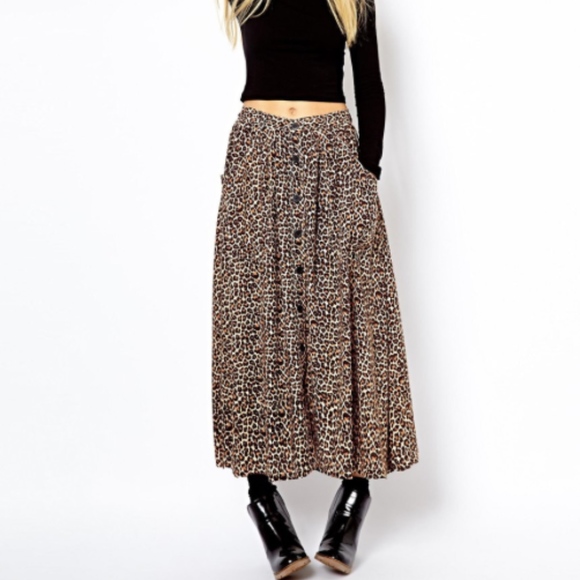 American Apparel Dresses & Skirts - American Apparel Leopard Print Button Midi Skirt